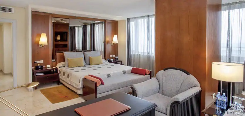 JUNIOR SUITE